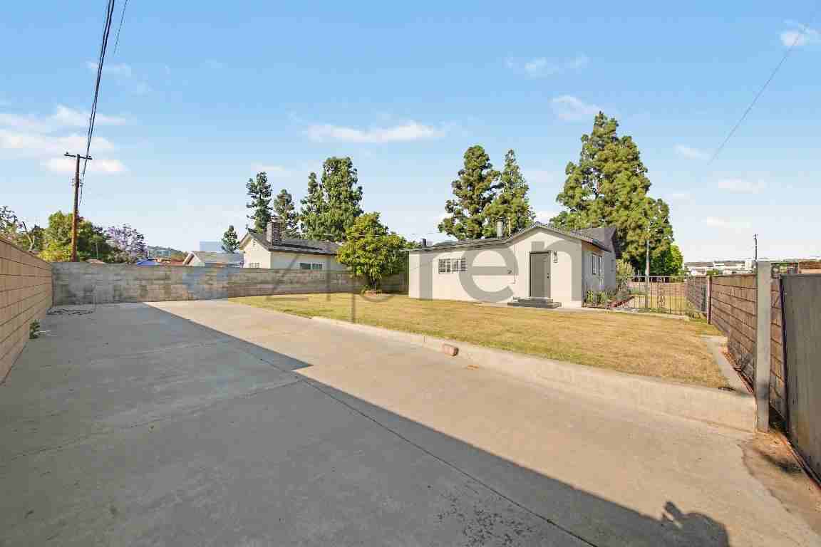 5103 N Lyman Ave - Photo 6 of 21