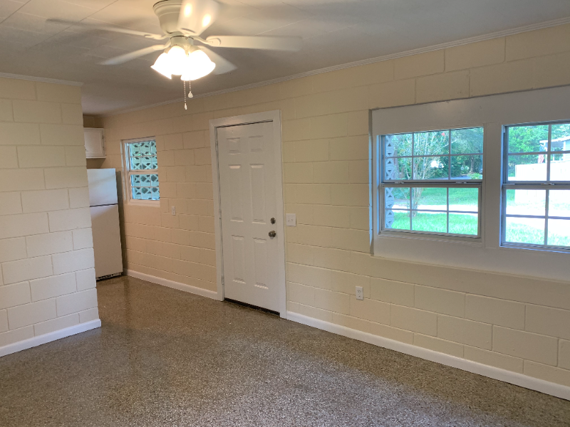 1621 25th St - Photo 5 of 8