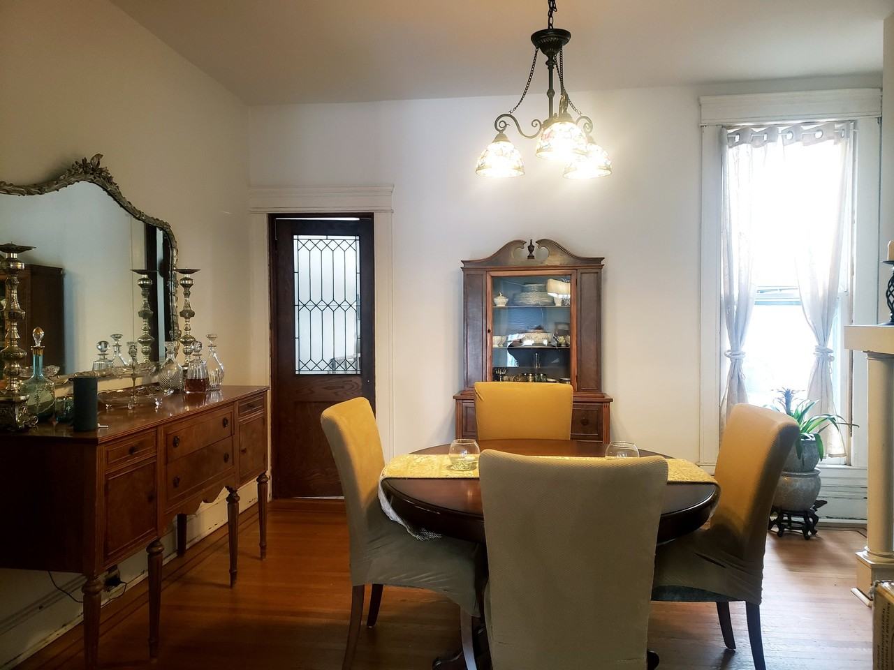 3214 Abell Ave - Photo 7 of 32