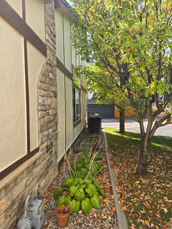 1632 Foxhall Ct - Photo 4 of 48