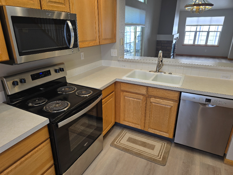 1632 Foxhall Ct - Photo 7 of 48