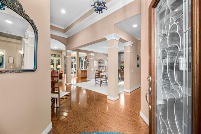 24106 Laureumont Ct - Photo 4 of 28