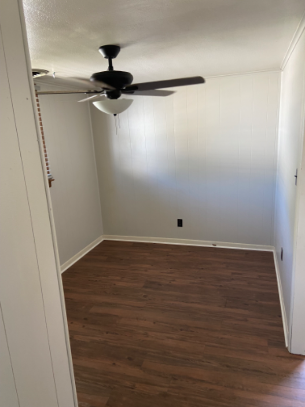 1044 Walnut St - Photo 5 of 7