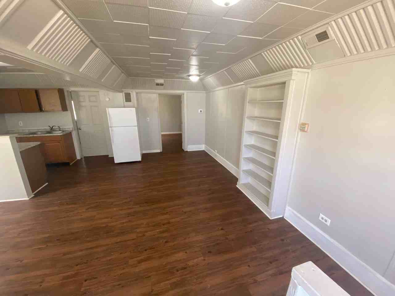 906 W South St #4 - Photo 5 of 14
