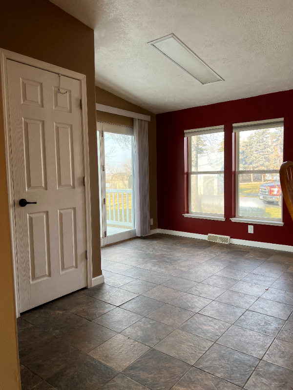 205 N Lake Blvd - Photo 3 of 22