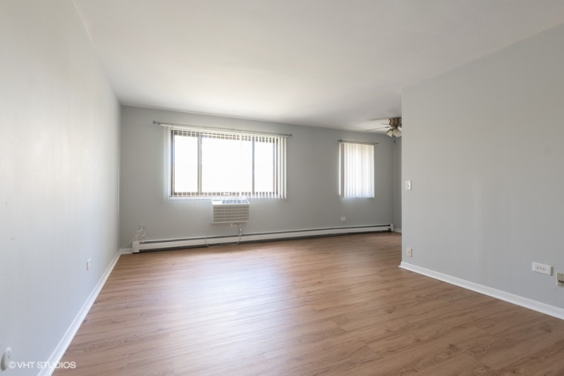 1660 Green Bay Rd - Photo 5 of 6