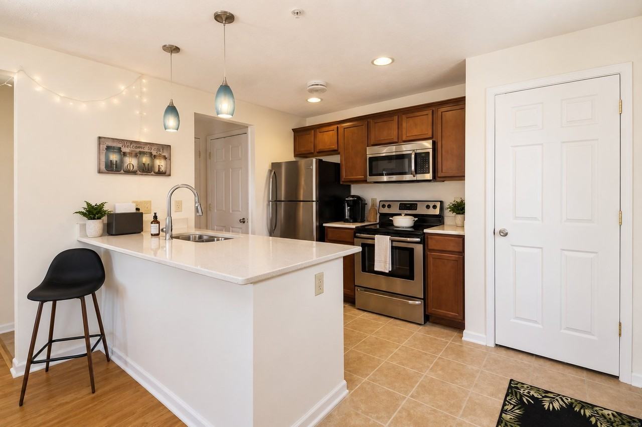 406 E Hillside Dr #1 - Photo 4 of 18