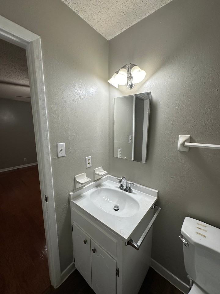 551 Delaware St - Photo 6 of 15