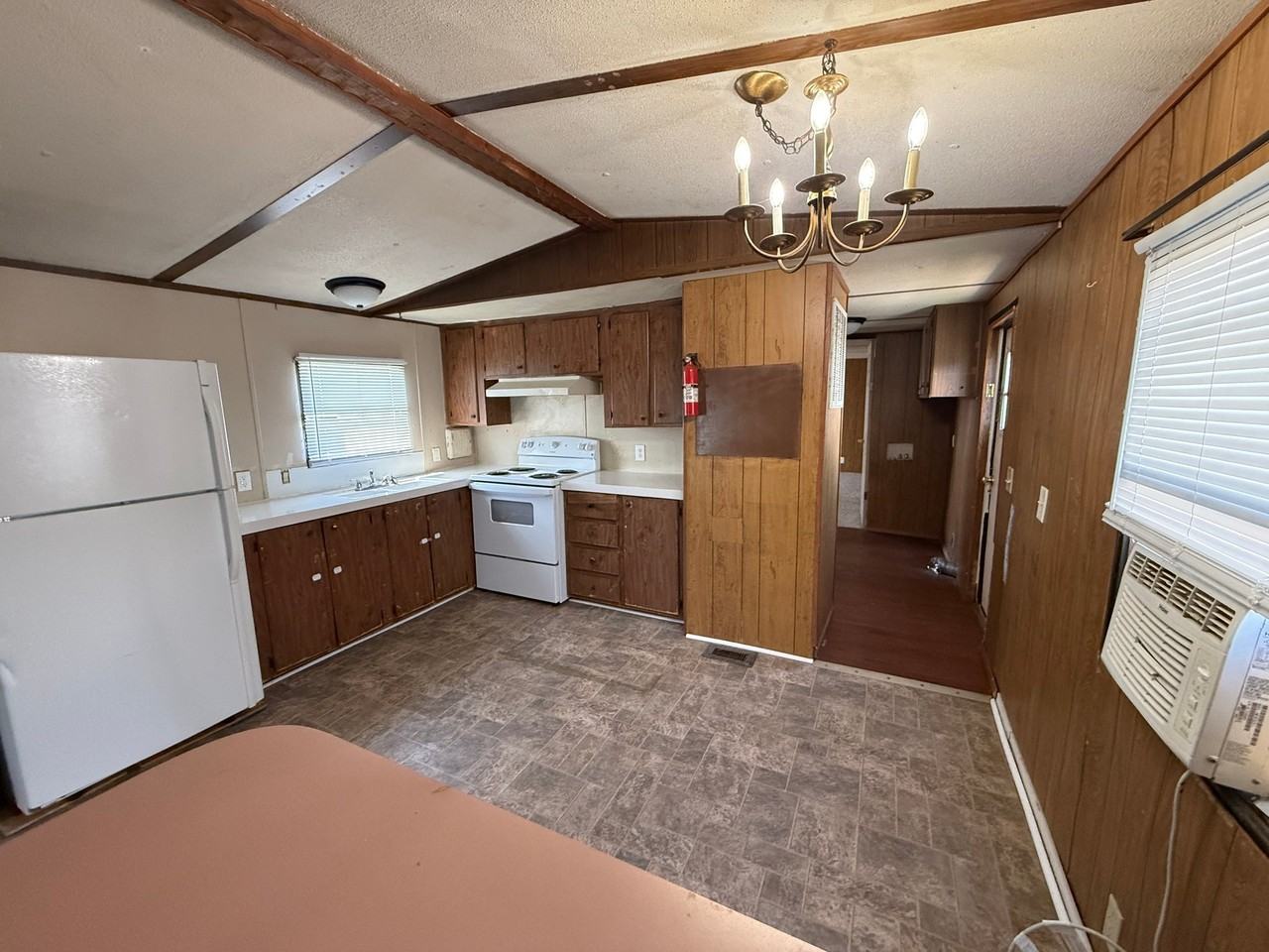 100 Herman Ln - Photo 3 of 10