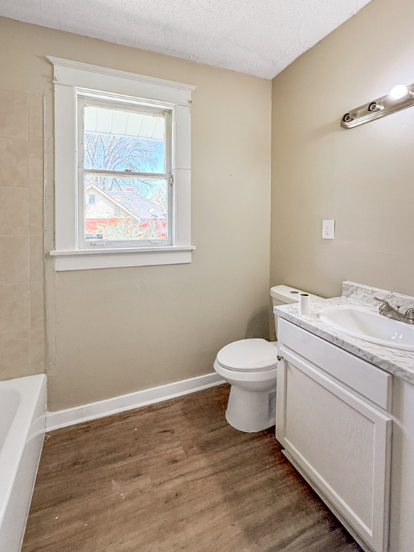 1826 Waverly Ave - Photo 6 of 21