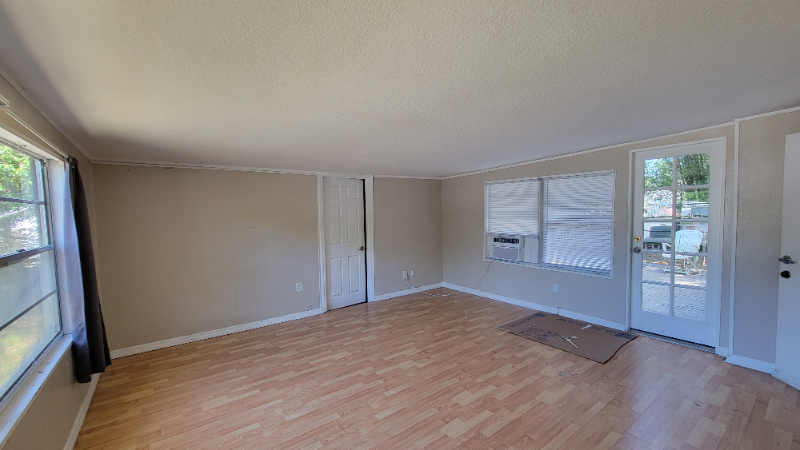 1132 Pine St - Photo 5 of 16