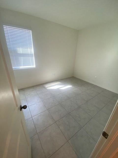 5818 143rd Ct E - Photo 5 of 20