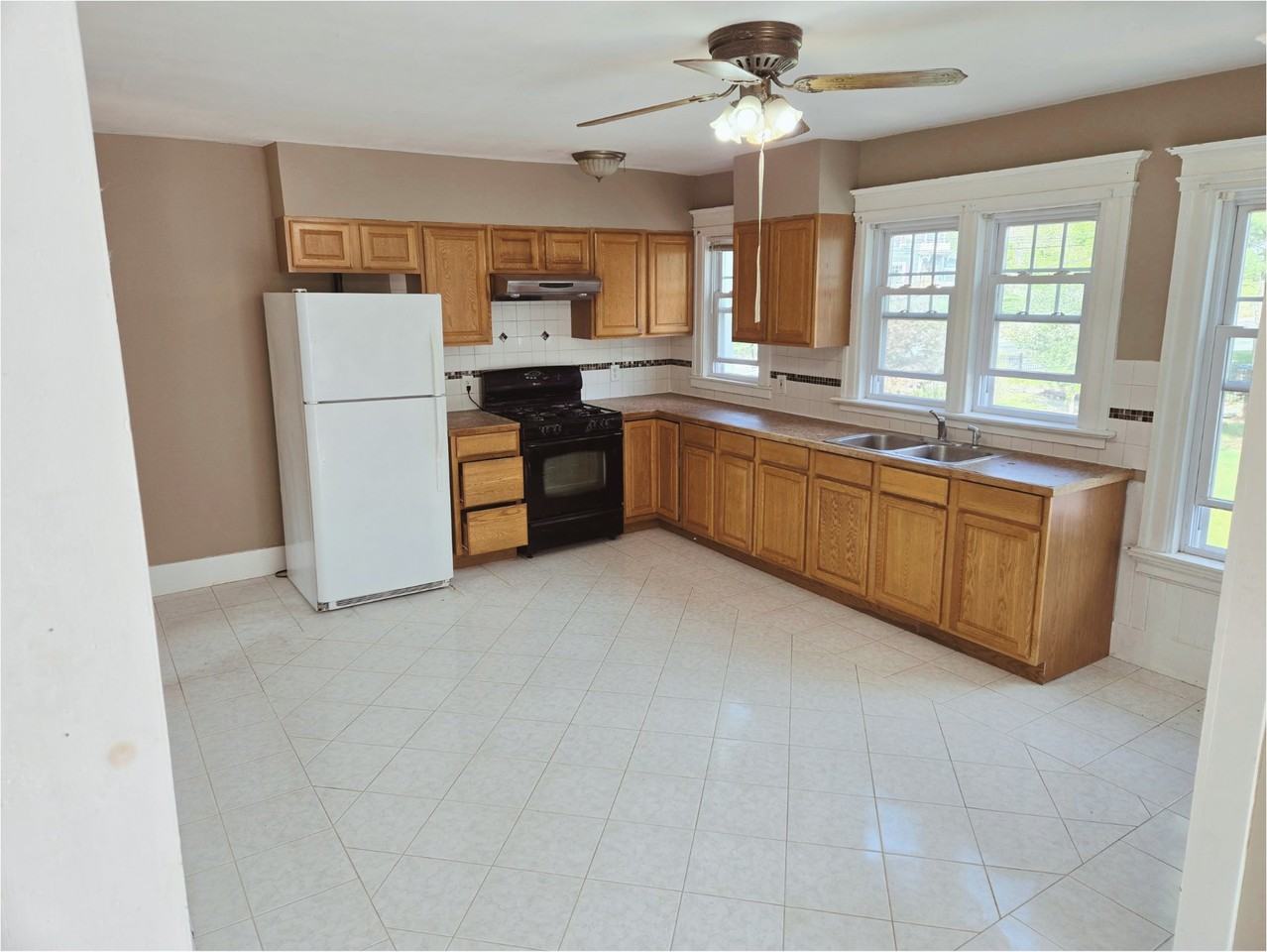 111 Union St #D - Photo 2 of 10