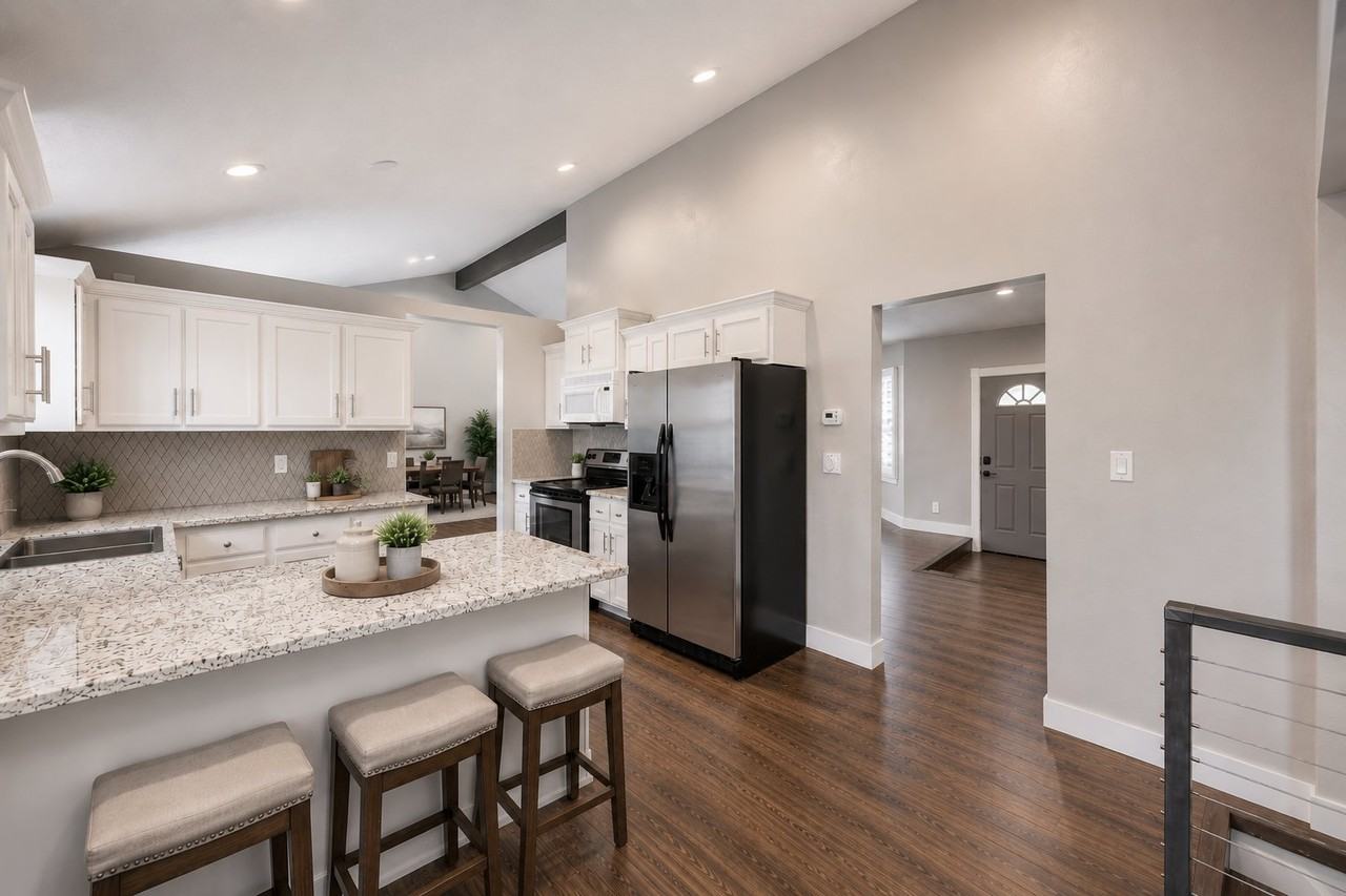 7473 S Bromley Rd - Photo 3 of 16