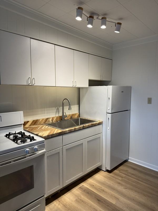 513 Lake Shore Dr - Photo 2 of 7