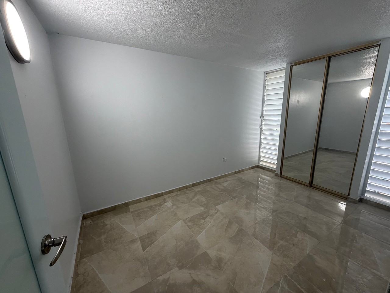 1460 Ave San Ignacio Cond Jardines De Altamesa #D10 - Photo 5 of 9