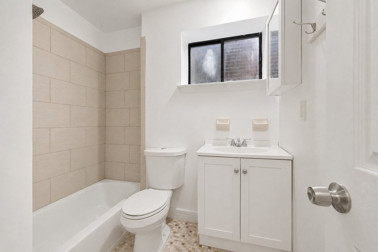 1228 S 2nd St #A - Photo 3 of 10