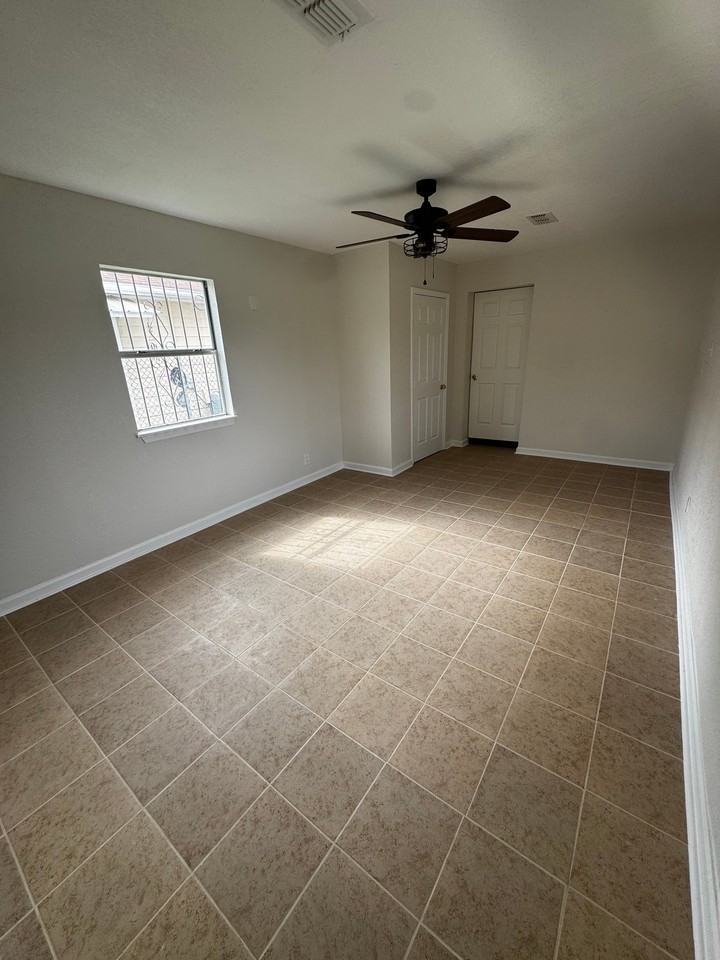 3439 Twining Dr - Photo 3 of 9