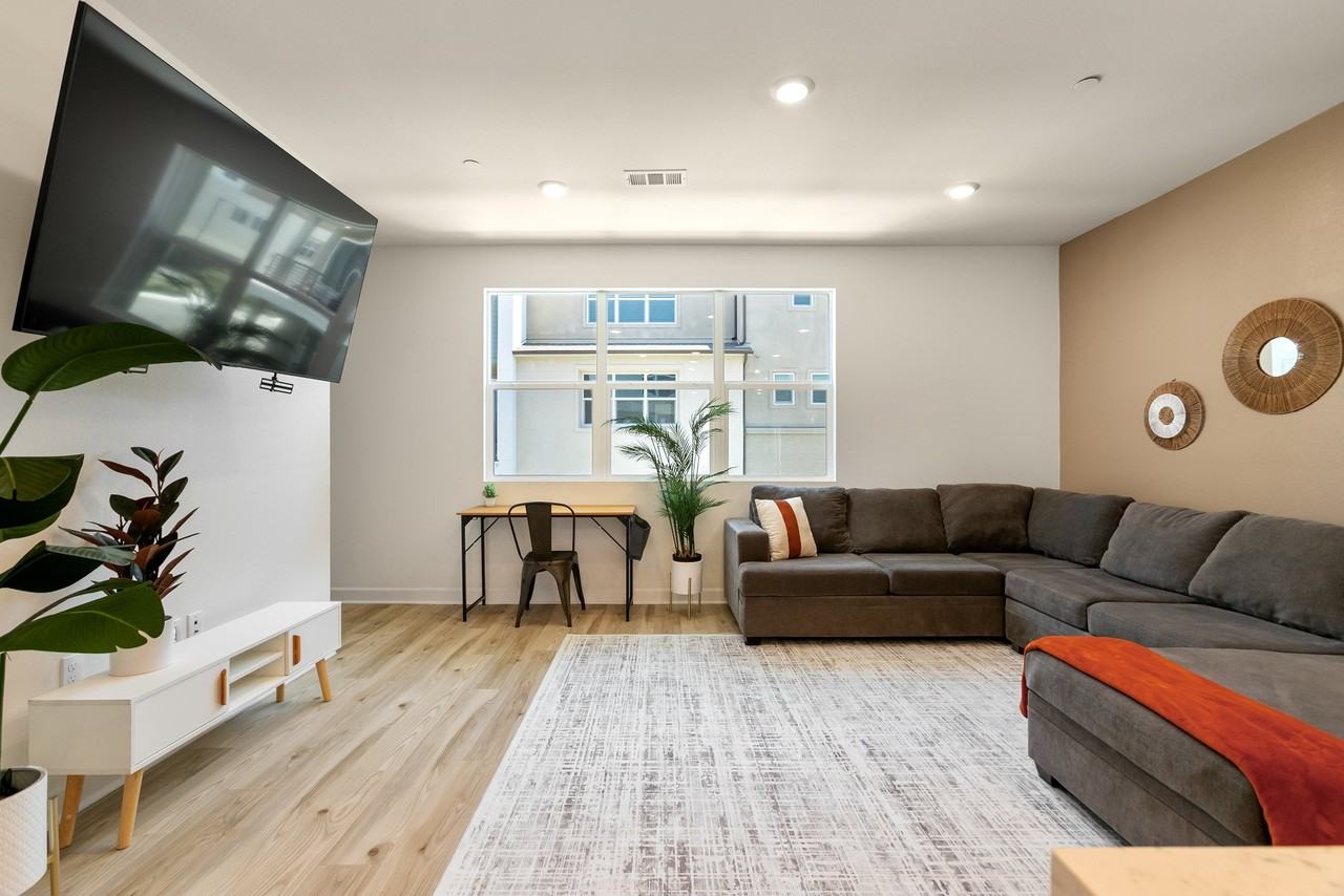 777 Abby Dr #2 - Photo 5 of 20