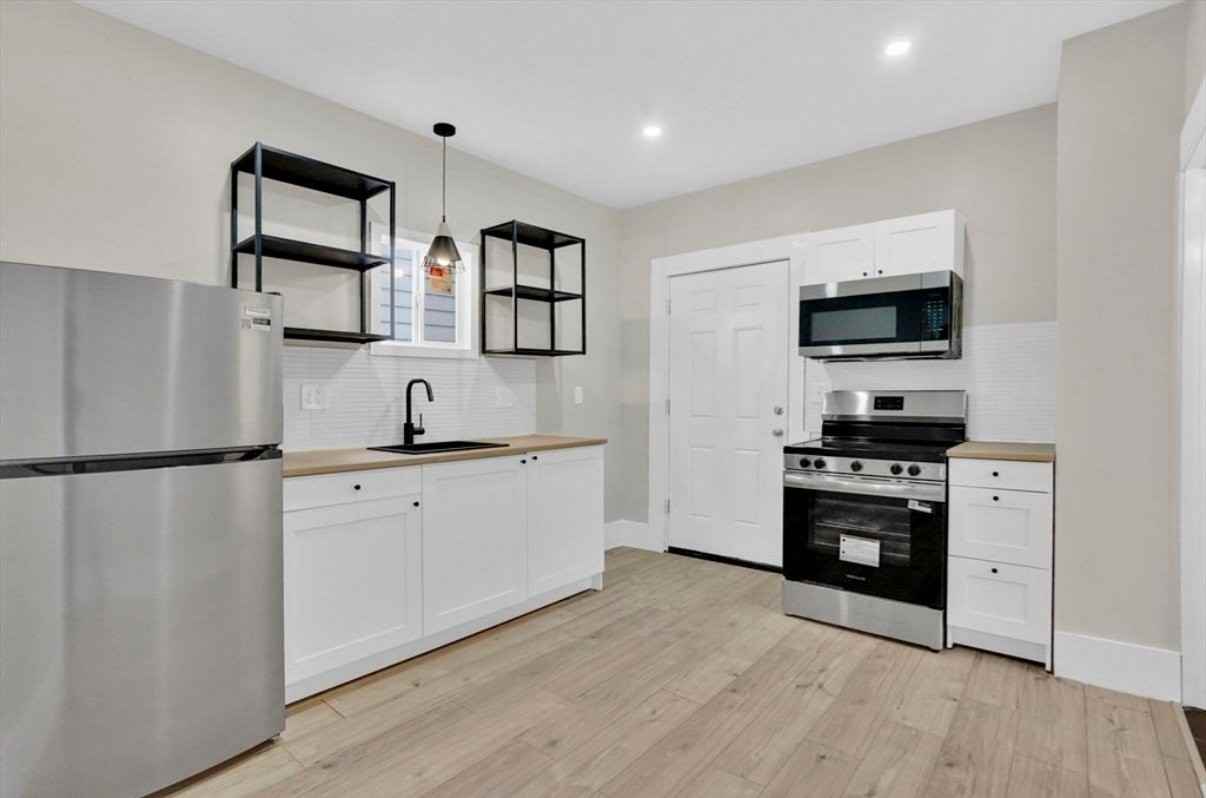 14 Adams St #1 - Photo 2 of 10