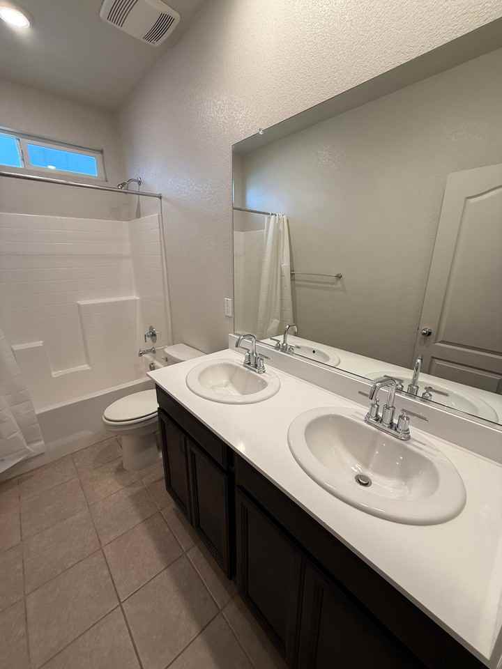 351 Sacramento St - Photo 2 of 19