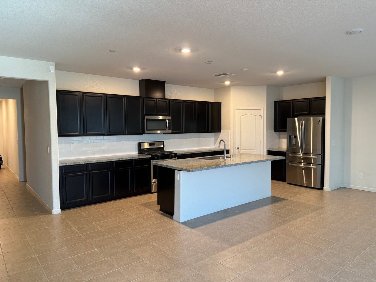 351 Sacramento St - Photo 7 of 19