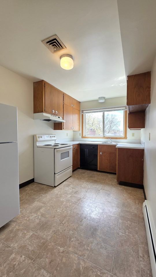 908 8th St S #12 - Photo 4 of 8