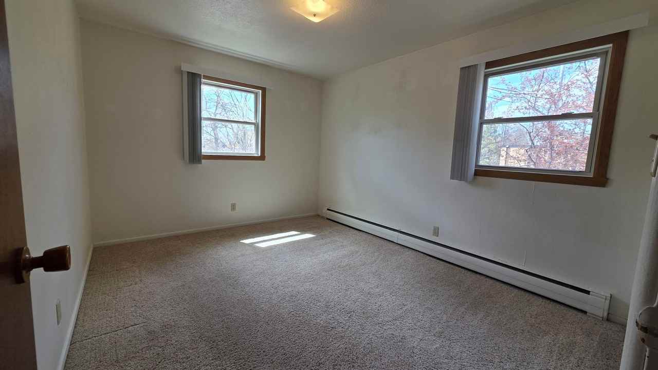 908 8th St S #12 - Photo 5 of 8