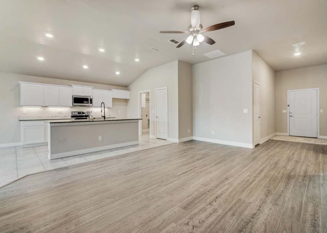 13818 Red Springs Ave - Photo 6 of 22