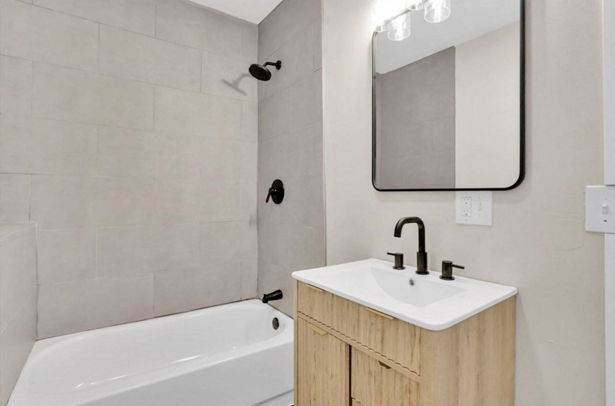 14 Adams St #2 - Photo 4 of 6