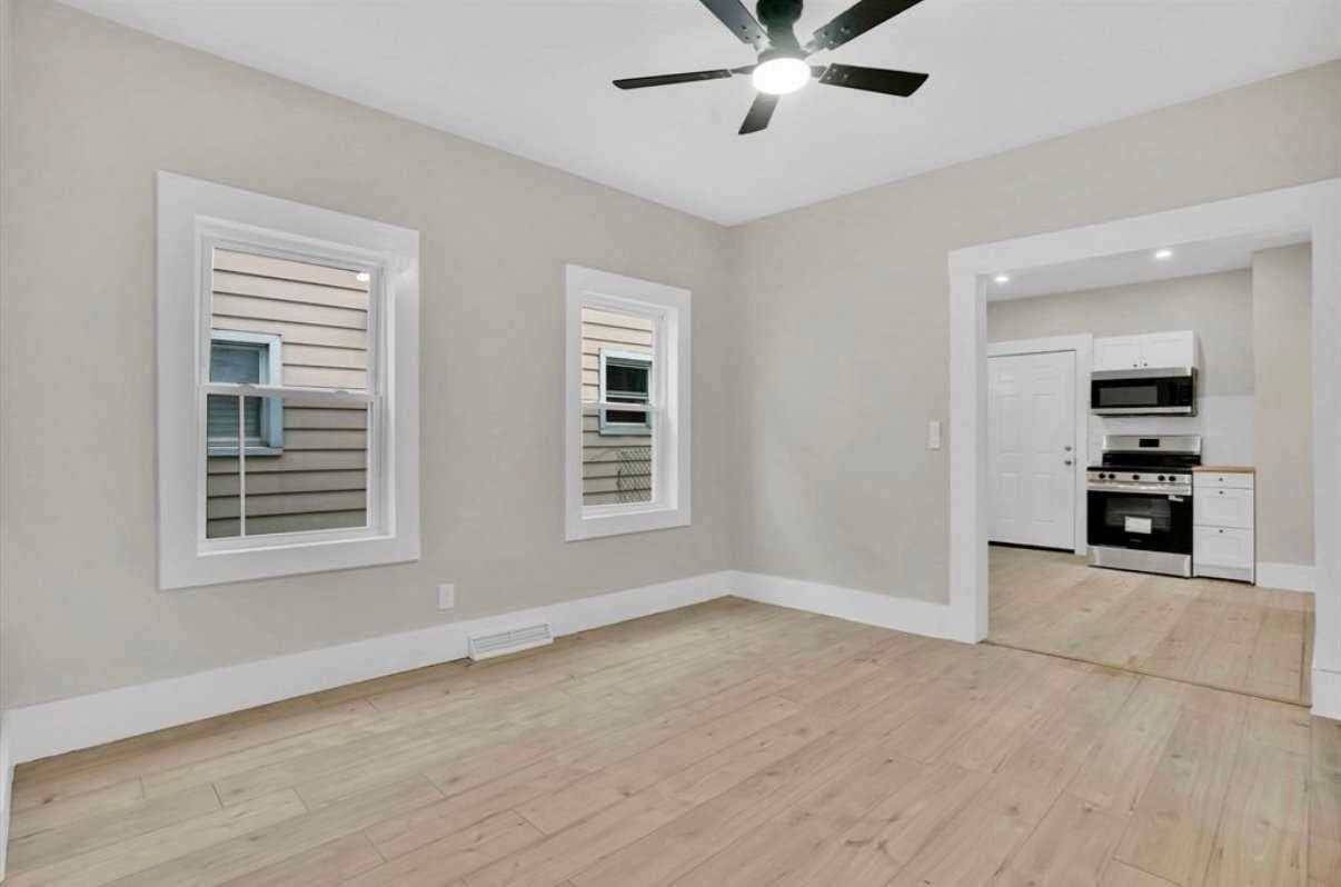 14 Adams St #2 - Photo 5 of 6