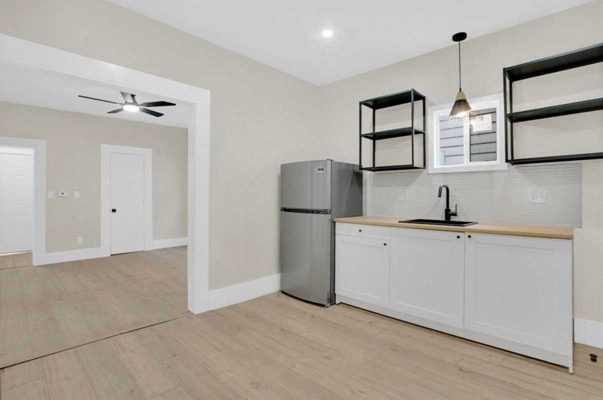 14 Adams St #2 - Photo 6 of 6