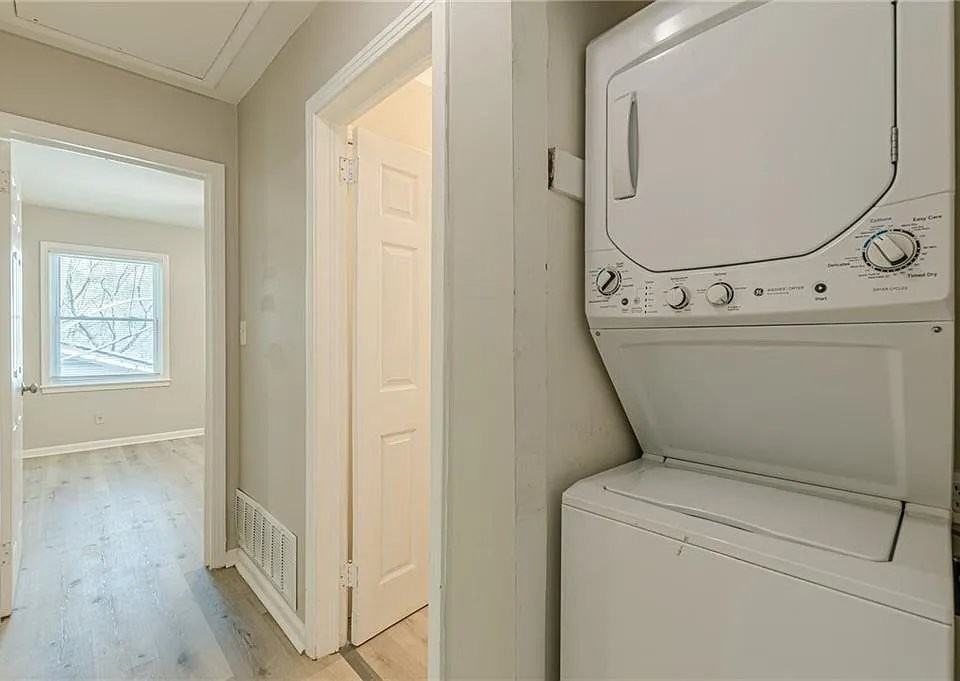 2287 Mulberry St #B - Photo 6 of 7