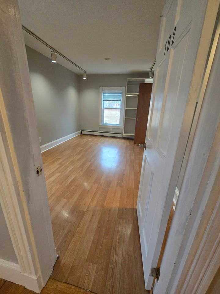 75 Middle St - Photo 4 of 10