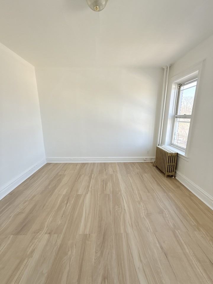 35 Kensington Ave #D2 - Photo 3 of 6