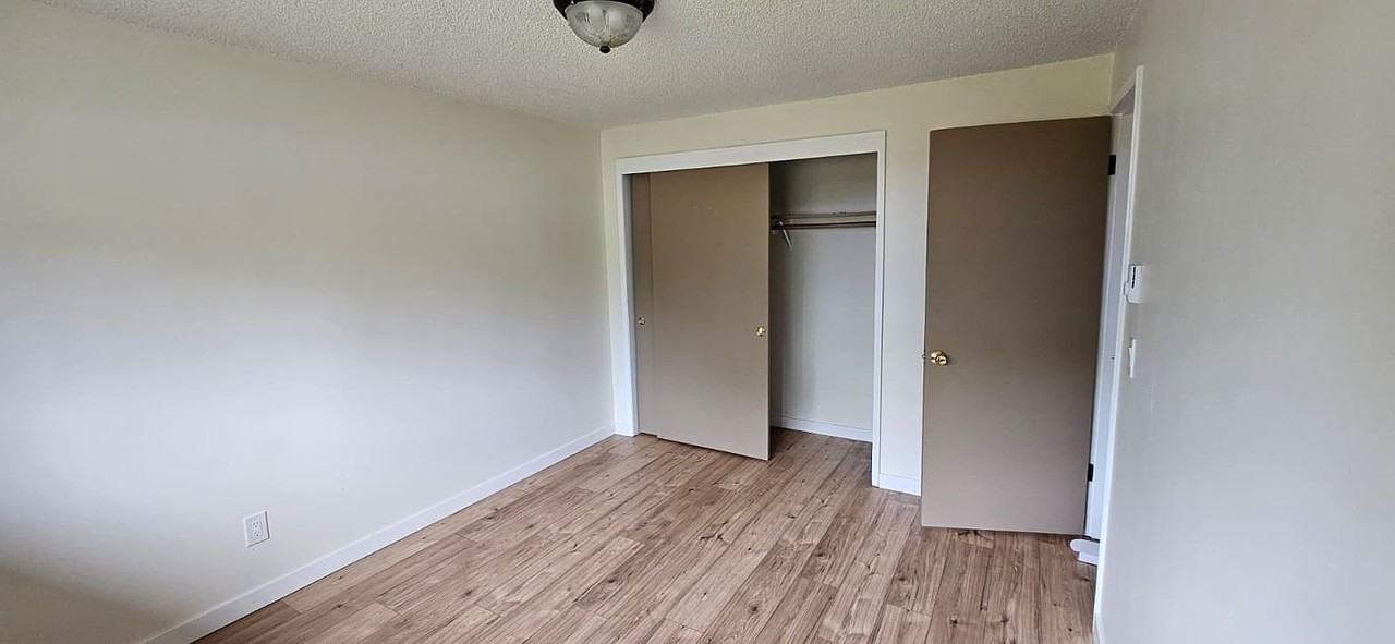 17501 5th Ave Ne - Photo 6 of 14