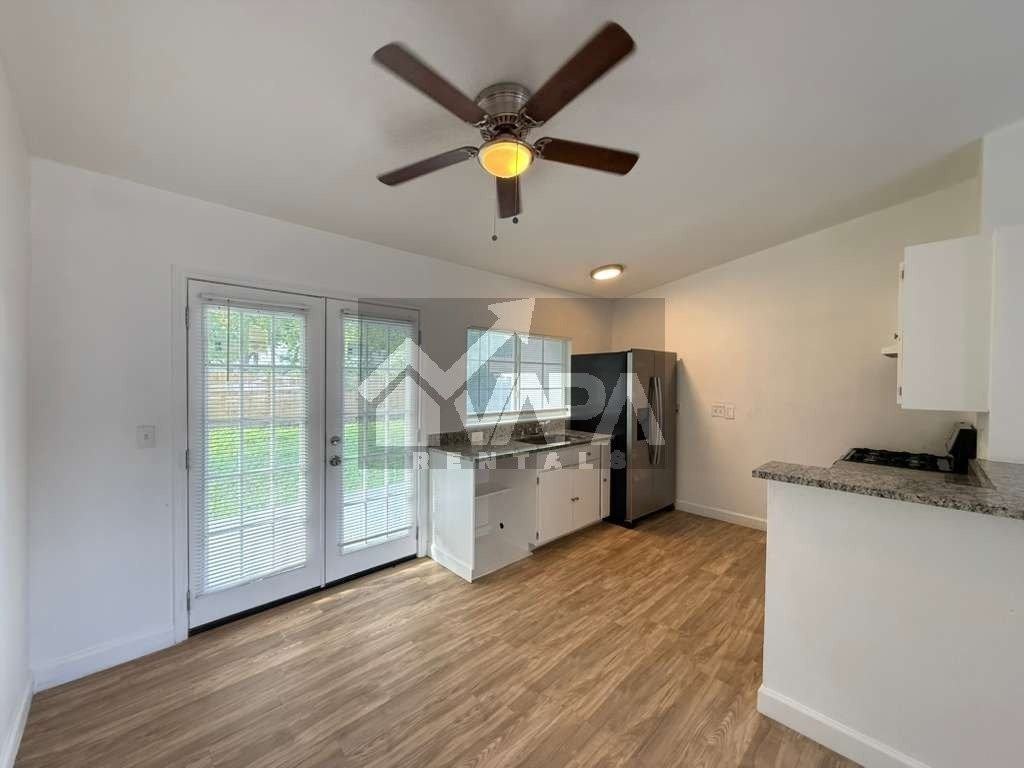 7210 Glen Cross - Photo 3 of 20