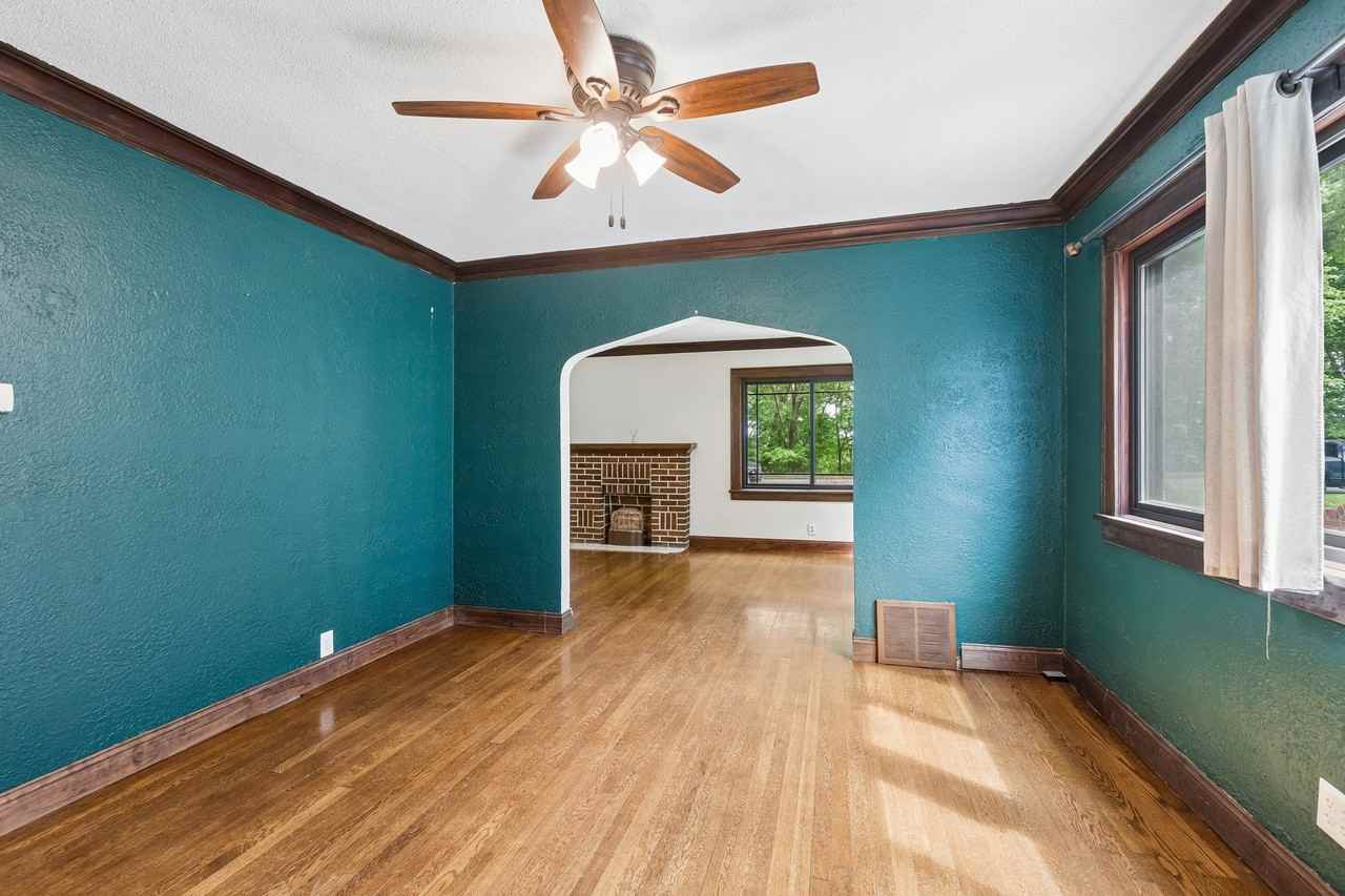 5009 Gladstone Blvd - Photo 5 of 20