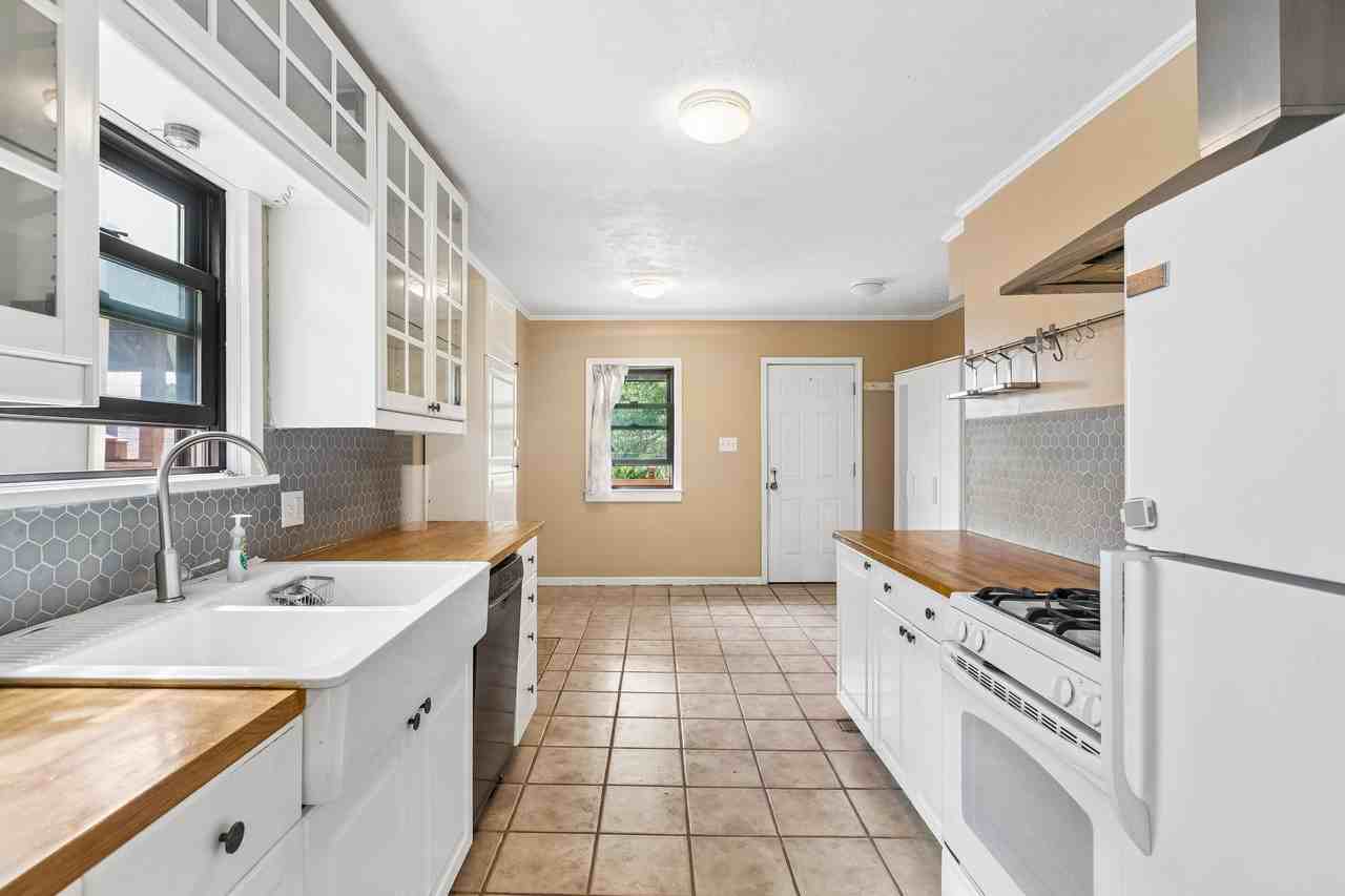 5009 Gladstone Blvd - Photo 6 of 20