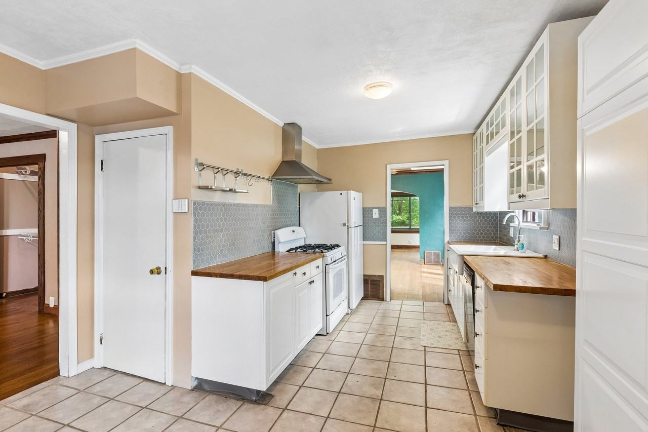 5009 Gladstone Blvd - Photo 7 of 20