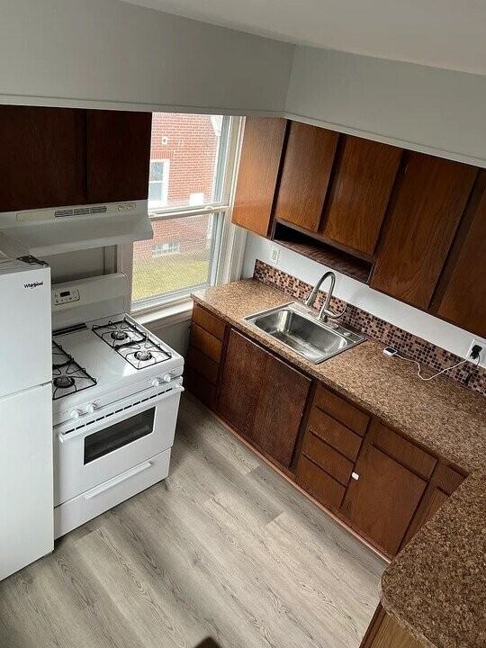 553 Britton Rd #UPPR - Photo 6 of 12