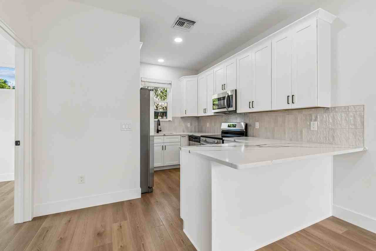 2846 30th Ave N #1 - Photo 4 of 17
