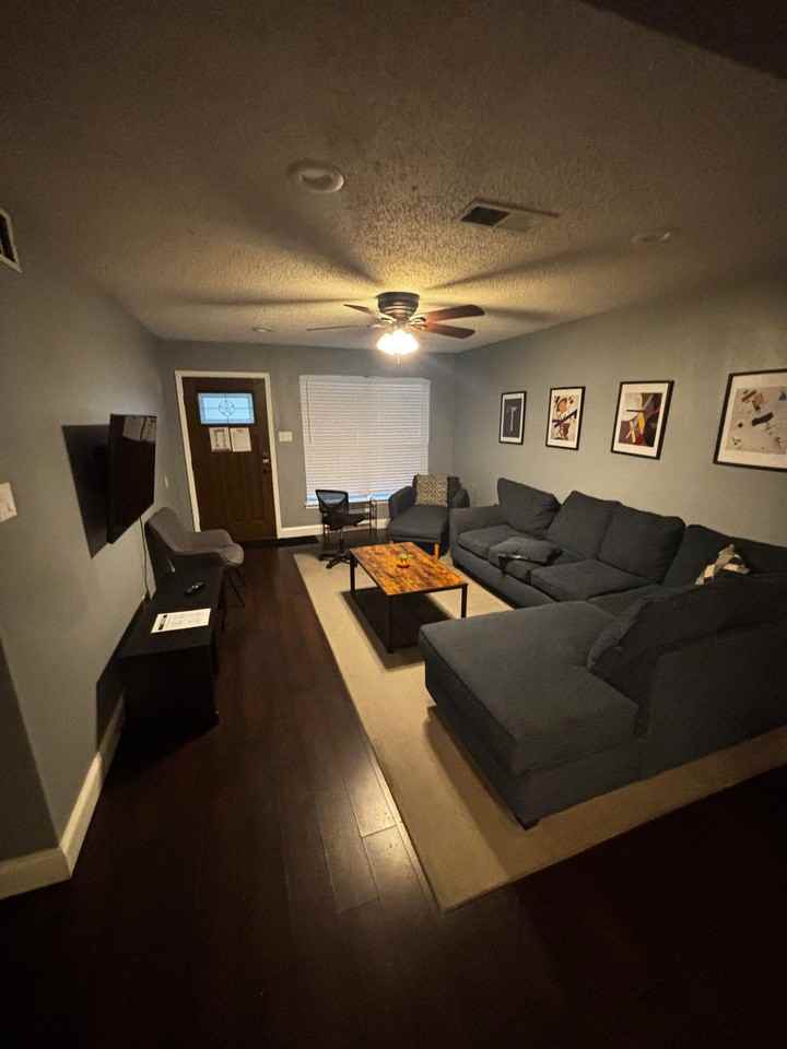 6313 Greenlee St - Photo 2 of 9