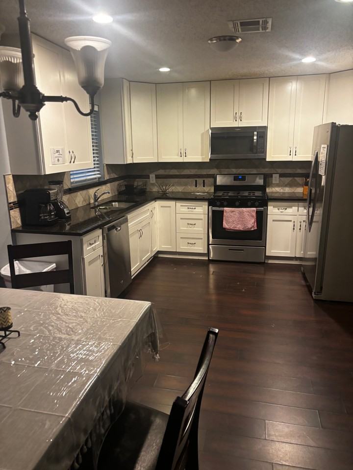 6313 Greenlee St - Photo 4 of 9