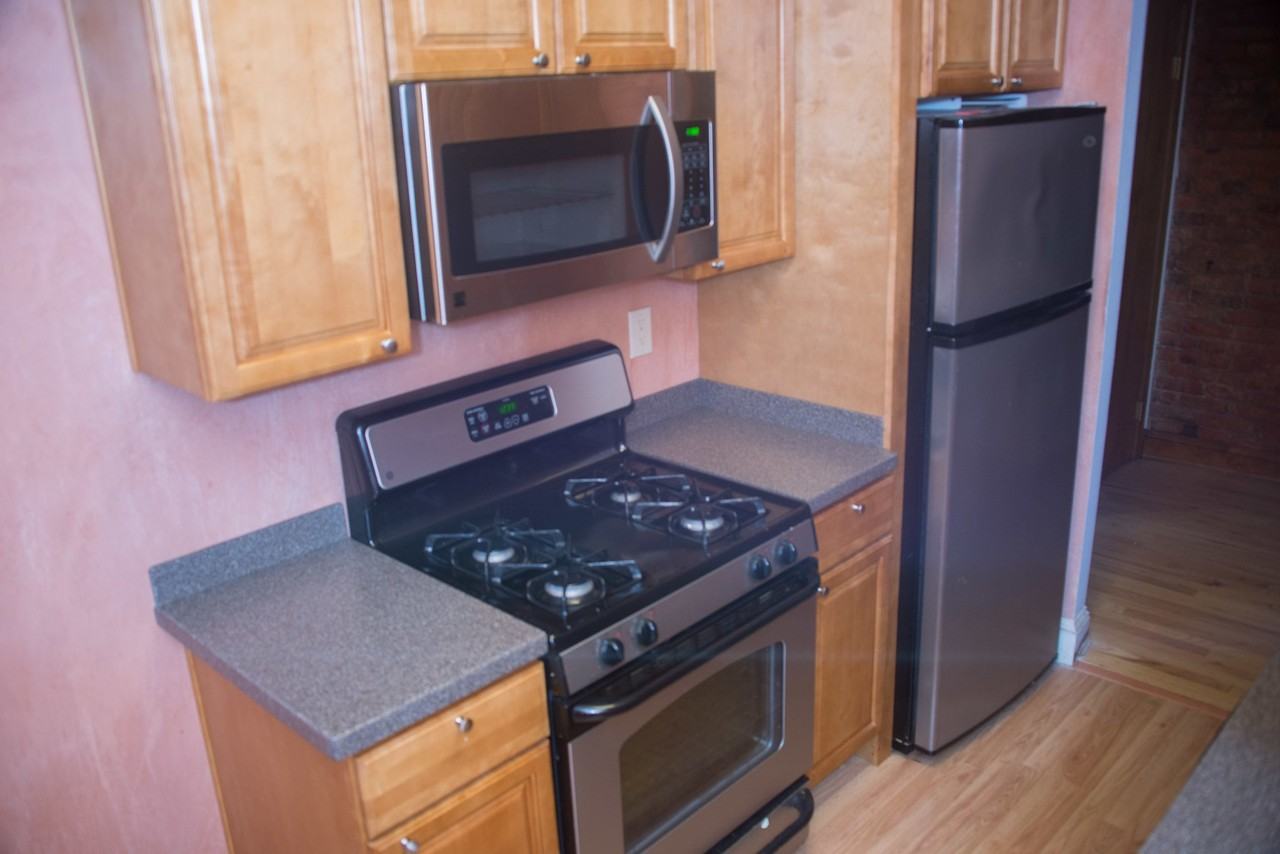 1309 1st St Nw #1 - Photo 5 of 17