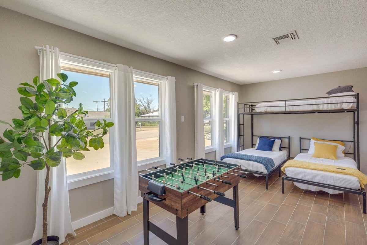 2601 Blue Jay Dr - Photo 6 of 17
