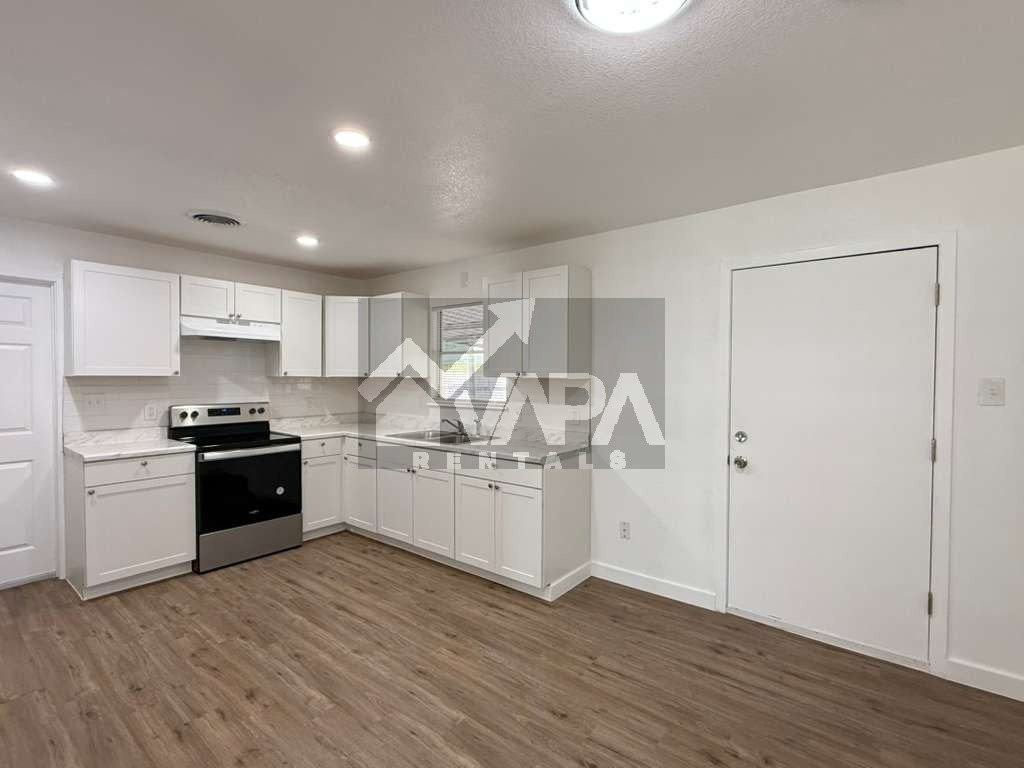 7819 Quirt St - Photo 5 of 18