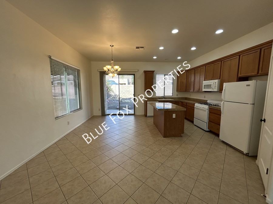 1194 W Rodriguez Rd - Photo 2 of 25