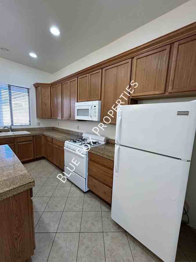 1194 W Rodriguez Rd - Photo 7 of 25