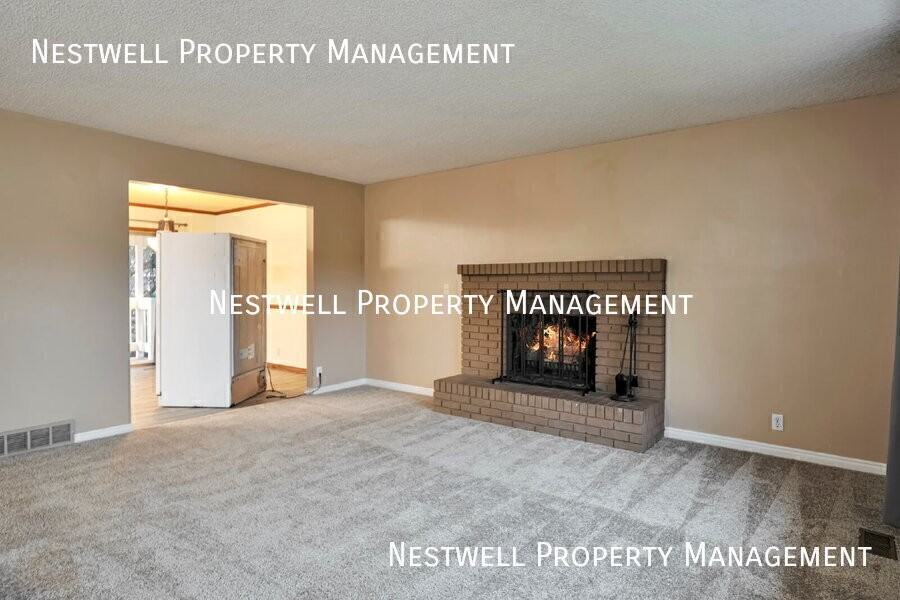 815 E Dusty Rock Pl - Photo 4 of 33
